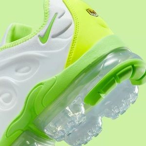 Air Max VMware “Highlight Green”
